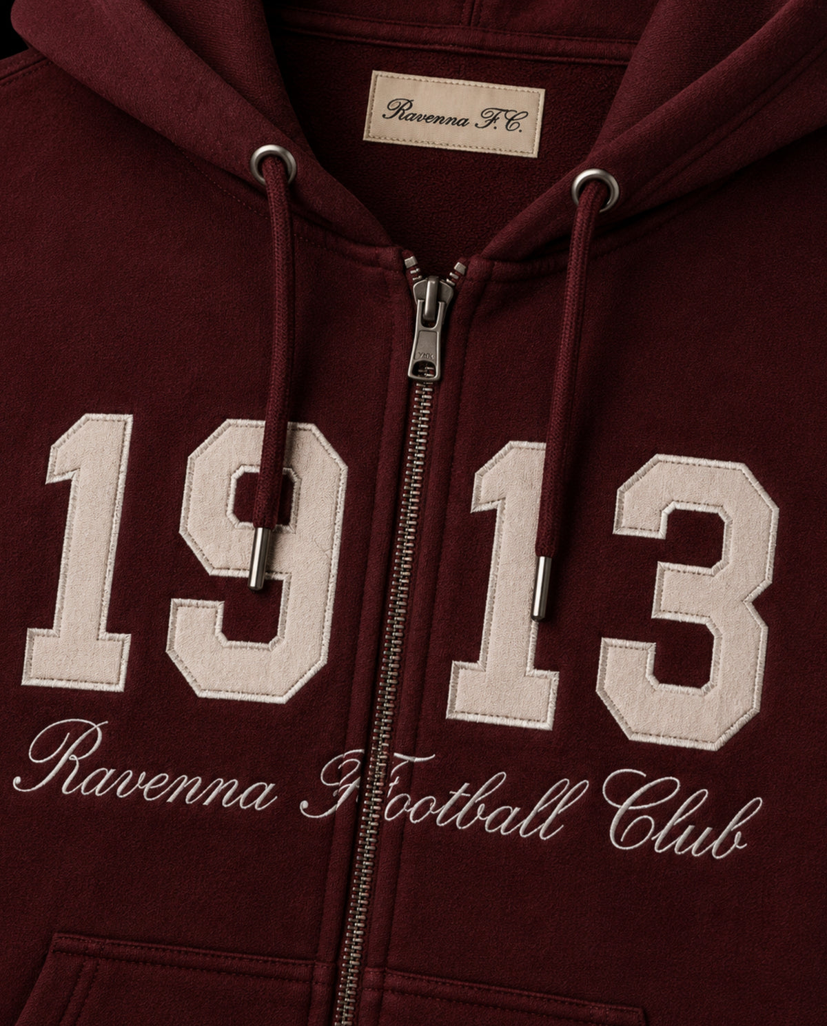 Hoodie con zip EST. 1913